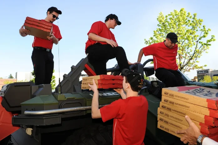 pizza hut despide 1200 empleados en california