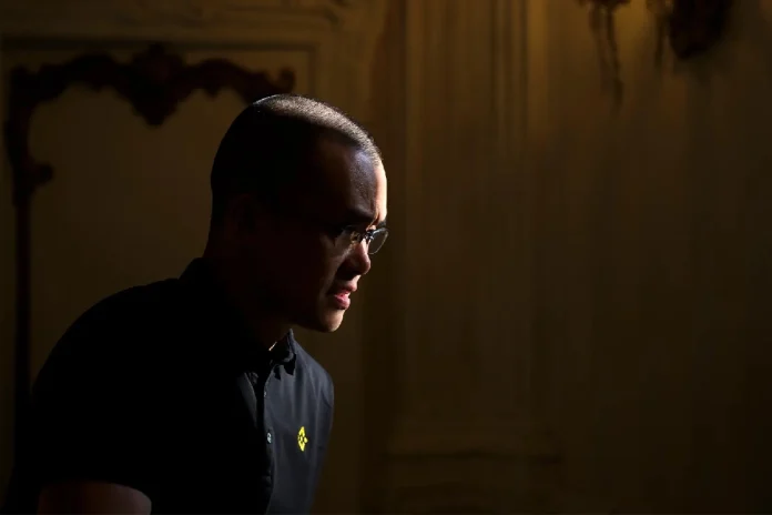 cz de binance en riesgo de fuga de usa