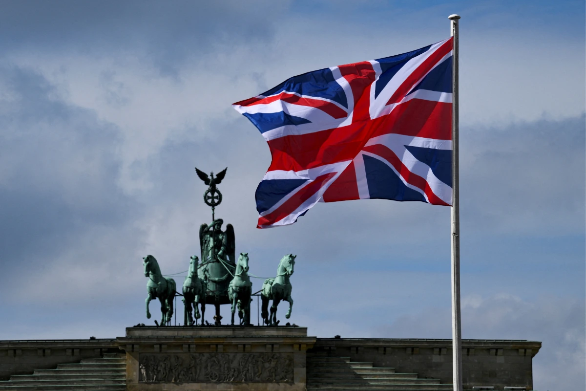 aumenta el desempleo en el reino unido, bandera
