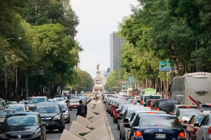 Tráfico congestionado en Ciudad de México