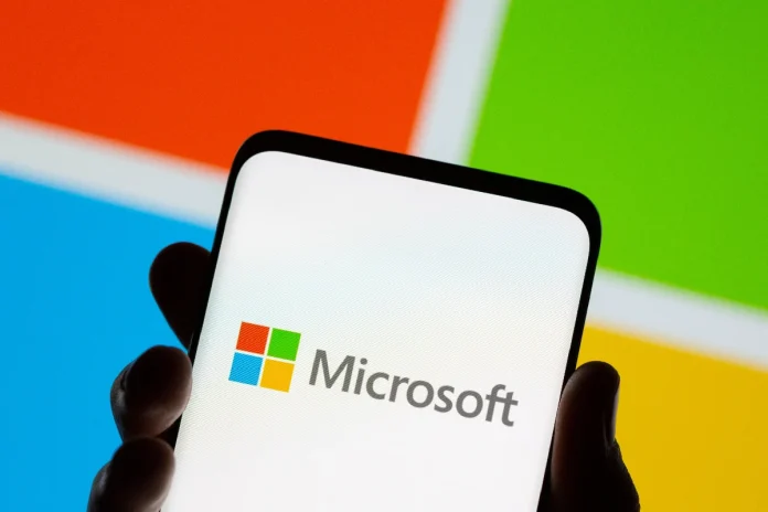 smartphone mostrando logo de microsoft