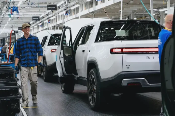 línea de producción de coches Rivian